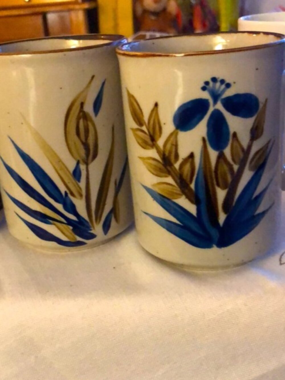 Vintage set of 4 Mugs handmade &amp;Hand painted - Picture 2 of 9